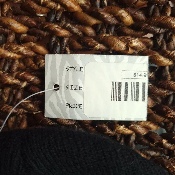 NWT Black Tokyo Love Beanie - Picture 3 of 4